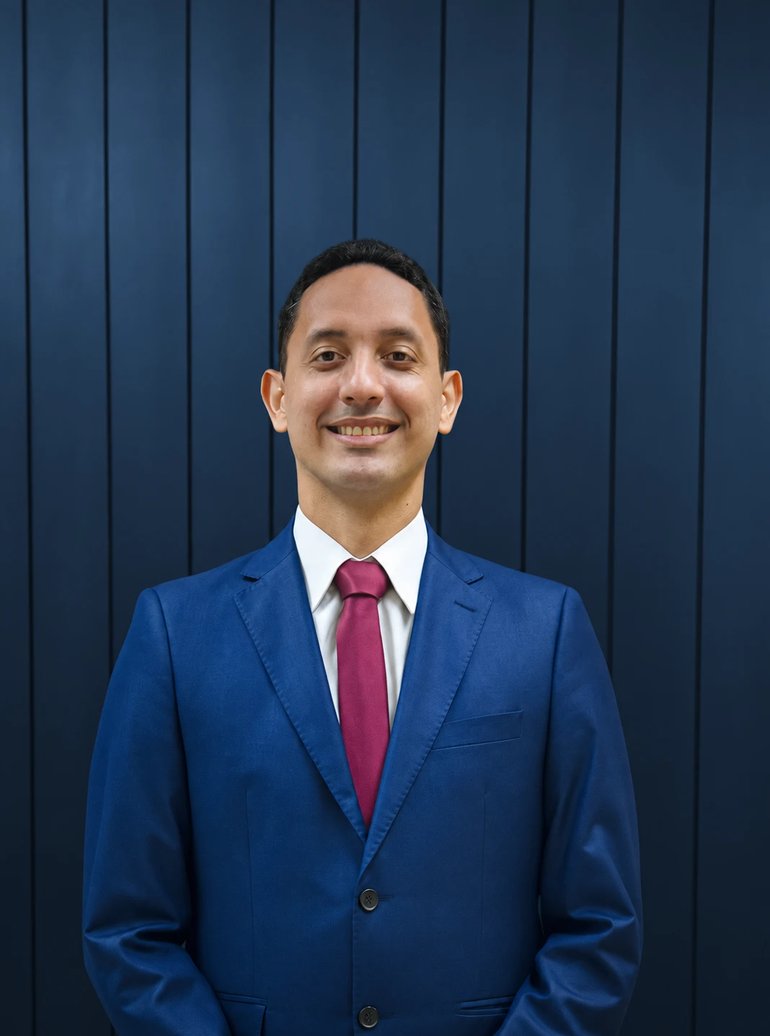 Dr. Marcelo Sousa